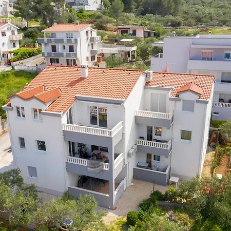 Apartament Uvalić A2 Trogir