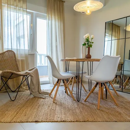 Uvalić A2 Apartament Trogir